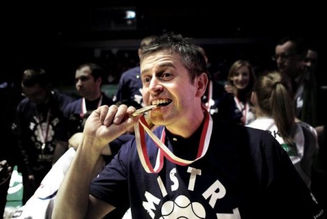 Alessandro Chiappini festeggia la vittoria del campionato polacco con l'Atom Trefl Sopot, il 27 marzo 2012 a Gdansk, contro il Muszyna che lo aveva sconfitto un anno prima (foto Renata Dąbrowska - Agencja Gazeta)