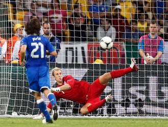 Pirlo e il suo cucchiaio all'Inghilterra agli Europei dello scorso anno. E l'Italia vola in semifinale.