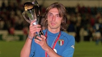 Un Andrea Pirlo appena 21enne festeggia la vittoria dell'Europeo Under 21 (Foto Uefa)