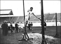 Ewry, sempre a Londra 1908, ma stavolta impegnato nel salto in alto