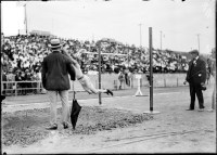 Ewry impegnato nel salto in lungo a St. Louis 1904 (foto Chicago Historical Society ©)