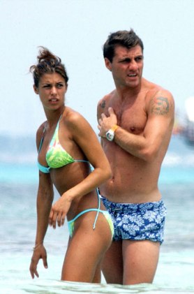 L'ex velina Elisabetta Canalis al mare con Bobo Vieri. La prima delle tante accoppiate calciatore-velina.