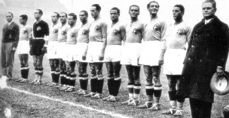 La formazione dell'Italia protagonista in Inghilterra nell'epica sfida del 1934: presero il nome di "Leoni di Highbury"