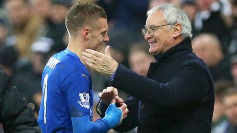 Jamie Vardy e Claudio Ranieri, centravanti e allenatore, i due uomini simbolo del trionfo del Leicester nella Premier League 2015/2016 (Foto Fox Sport)